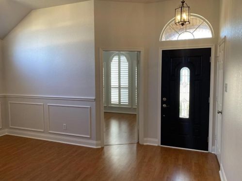 2749 Crystal Glenn Cir, Hurst TX  76054-2428 exterior