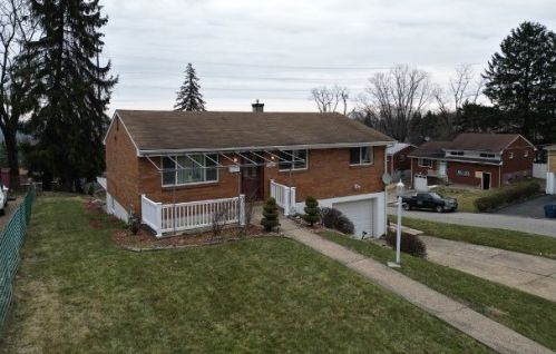 131 Lisa Dr, Verona, PA 15147-1538