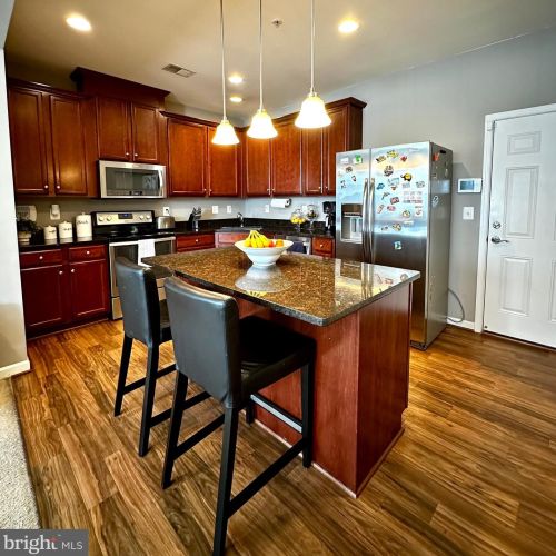 14813 Mason Creek Cir, Woodbridge VA  22191-3364 exterior