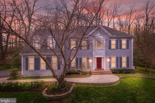 1227 Tottenham Ct, Herndon, VA 20194-1417