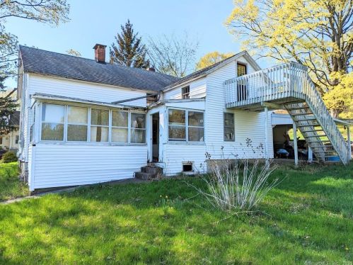 55 Moulthrop St, Ansonia, CT 06401-1577