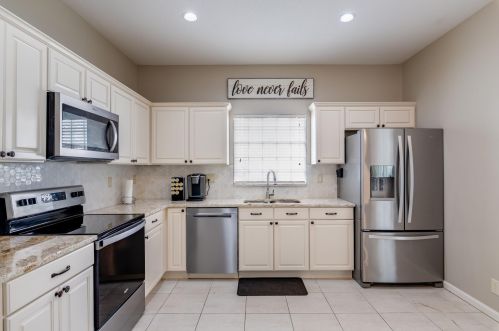 2767 Pointe Cir, West Palm Beach, FL 33413-2154