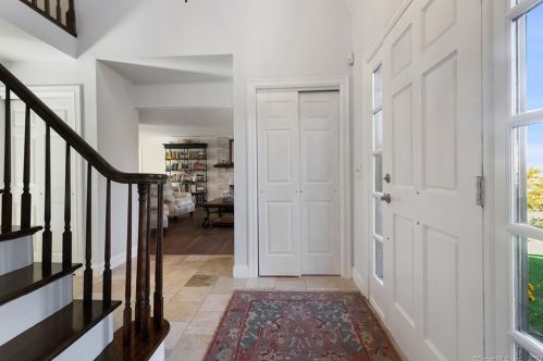 75 Chestnut Hill Rd, Ridgefield CT  06877-1202 exterior