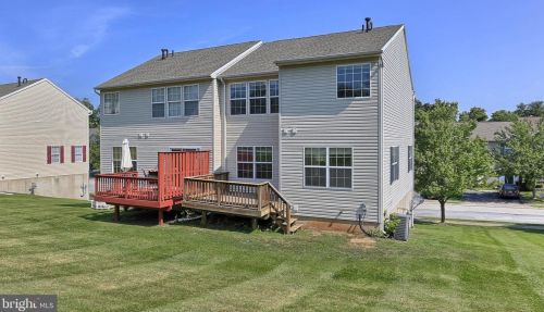 461 Madison Dr, Shrewsbury, PA 17361-1642