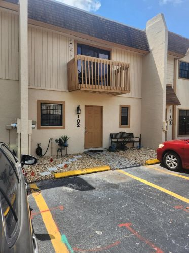 3900 52nd Ave, Hollywood, FL 33023-6951