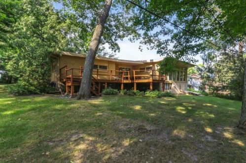 1750 Summit Dr, Lake Geneva WI  53147-1638 exterior