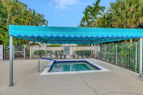 10549 Royal Caribbean Cir, Boynton Beach FL  33437-4285 exterior