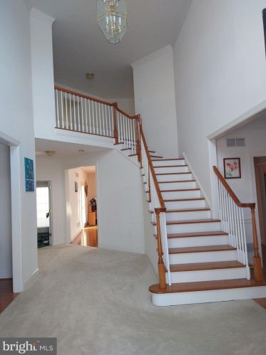 410 Ace Cir, Harleysville, PA 19438-2175