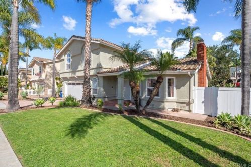 1161 Meadow Lake Dr, Vista, CA 92084-4630
