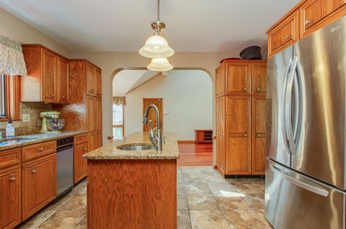 6 Birch Hill Rd, Salem NH  03079-3473 exterior