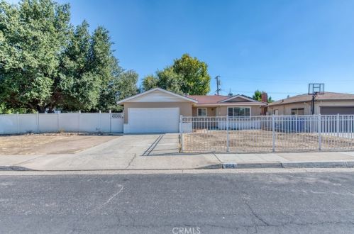 804 Rialto Ave, Clovis CA 93619-5201 exterior
