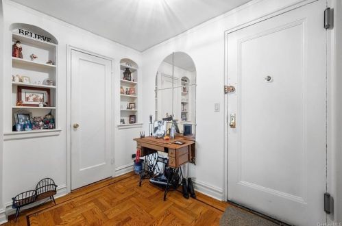 175 92nd St, New York, NY 10025-7501