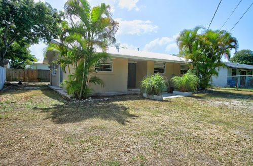 11 Garden Cove Dr, Key Largo, FL 33037-5007