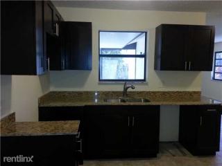 8900 15th Ct, Hollywood FL  33024-4607 exterior