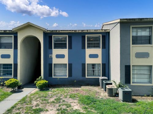 2553 Alafaya Trl, Orlando, FL 32826-3646