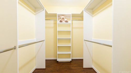 15728 Leadwell St, Van Nuys CA 91406-2537 exterior