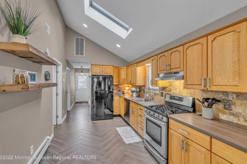 232 Harbor Dr, Lavallette NJ  08735-1434 exterior