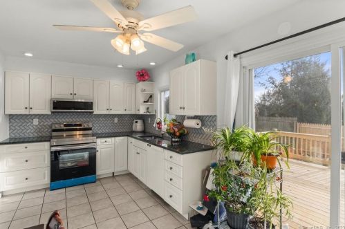 7 Lewelyn Rd, Stamford, CT 06902-6222