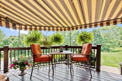 1264 Oakridge Rd, Mc Donald PA  15057-2632 exterior