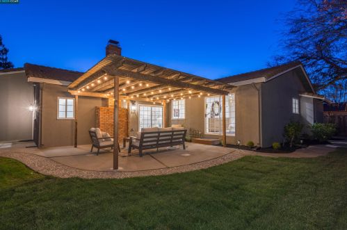 124 Greenbrook Ct, Danville CA  94526-5251 exterior