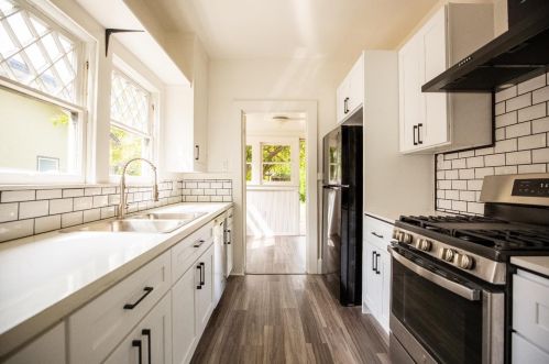 1229 Lyons Ave, Turlock CA  95380-4120 exterior