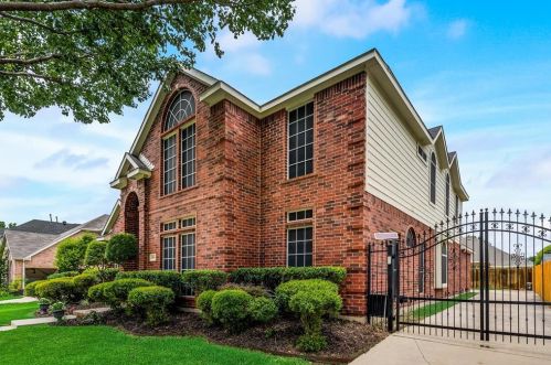 1511 Oxford Dr, Midlothian, TX 76063-3368
