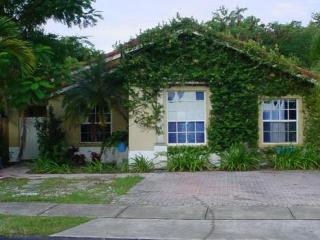 9940 166th Ct, Miami, FL 33196-5811