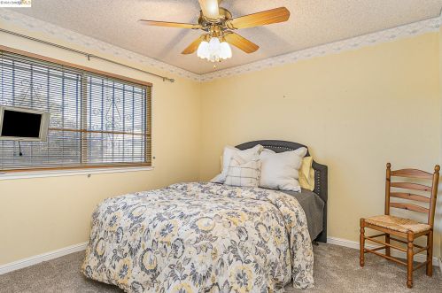 4136 Strathmore Way, North Highlands CA  95660-2853 exterior