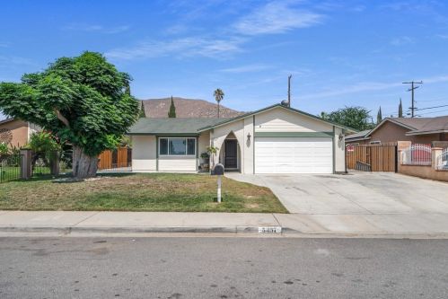 5857 Samantha Pl, Riverside, CA 92509-4208