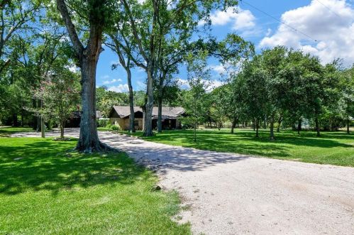 2219 Black Hawk Ln, Pattison, TX 77423-9513
