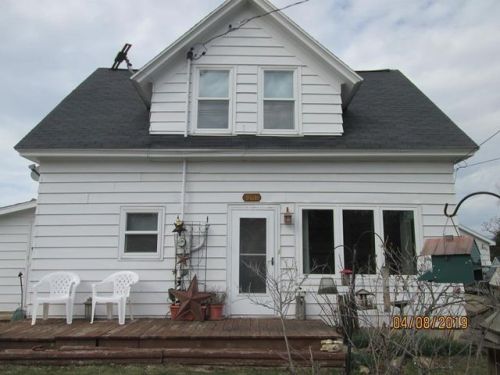 908 Georgia St, Sturgeon Bay, WI 54235-1207