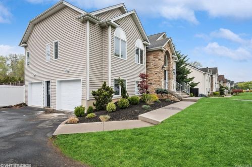7 Stern Pl, Congers, NY 10920-2303
