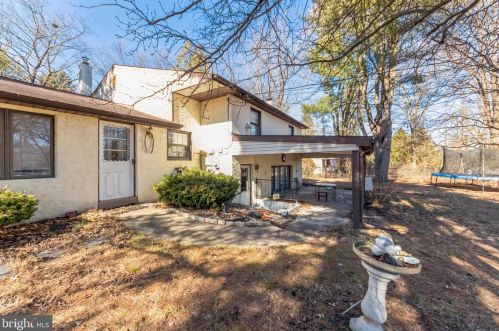 661 Holland Rd, Southampton PA  18966-1818 exterior