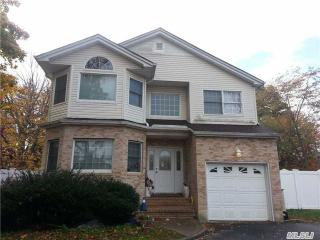 6 Saurer Ct, Hicksville, NY 11801-5544