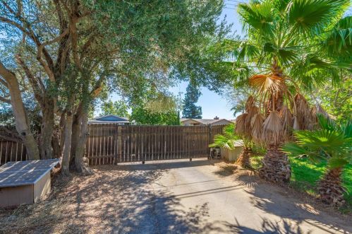 6745 2nd St, Rio Linda, CA 95673-3235
