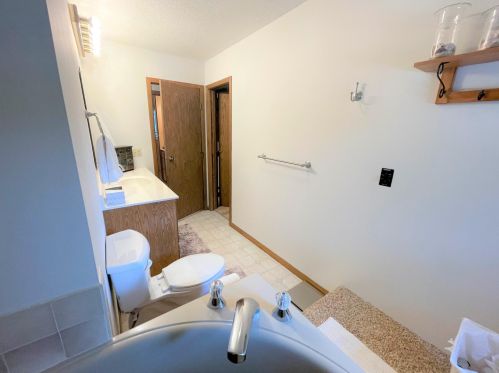 1450 15th St, Willmar MN  56201-2071 exterior