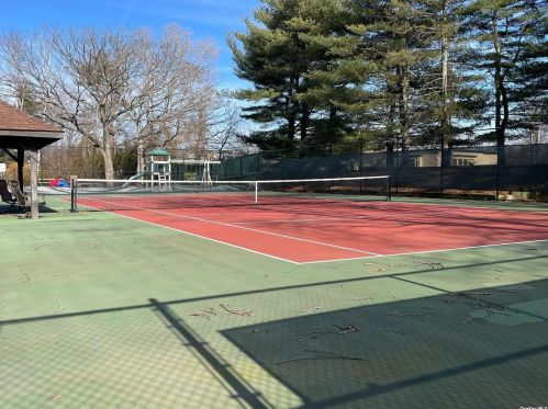 3 Northgate Ct, Huntington Station NY  11747-3047 exterior