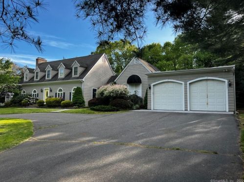 317 Mansfield Rd, North Haven, CT 06473-1213
