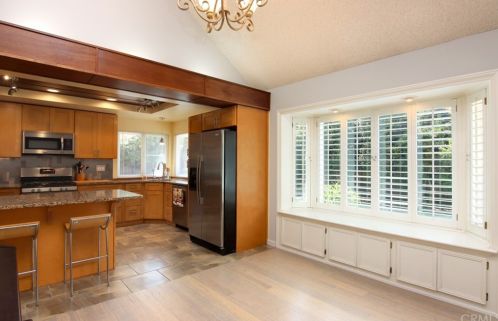 206 Wisteria Ct, Santa Maria CA  93455-3417 exterior