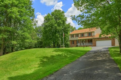 102 Timberview Trl, Evans City, PA 16033-9524