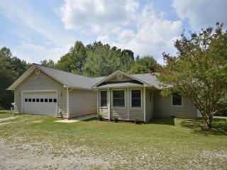 374 Souther Rd, Fletcher, NC 28732-7509