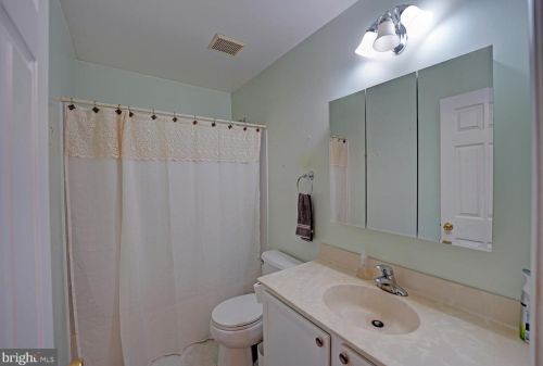 102 Falmouth Way, Dover DE  19904-5390 exterior