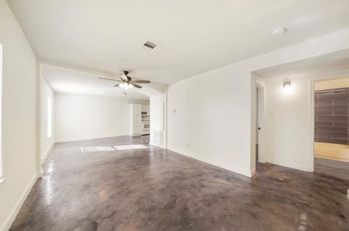 4710 Pelican St, Hitchcock, TX 77563-2808