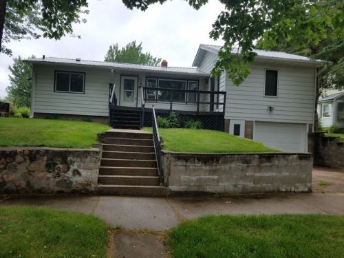 1011 Newman St, Bloomer, WI 54724-1330