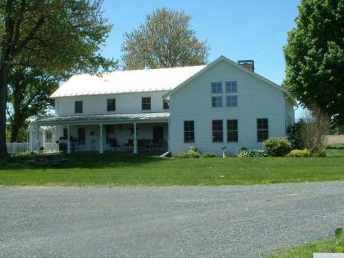 61 Hamm Rd, Hudson, NY 12534-4616