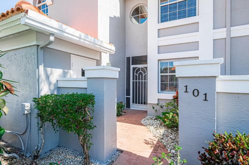7031 Summer Tree Dr, Boynton Beach, FL 33437-6103