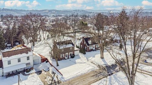 125 Kenmont Ave, New Kensington PA  15068-2927 exterior