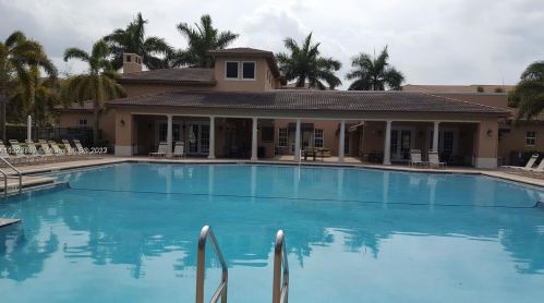 623 146th Ter, Hollywood FL  33027-6116 exterior