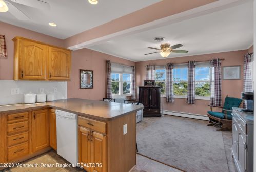 316 Sunset Dr, Pelican Island NJ  08751-2225 exterior