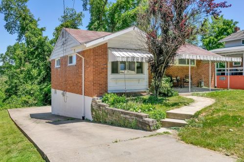 122 Delaney Dr, Pittsburgh, PA 15235-5416